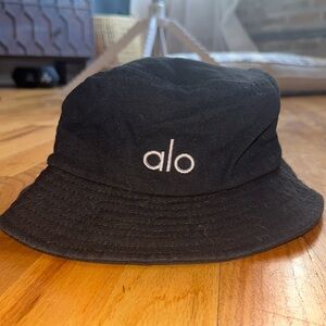 Alo x Frankie’s Bikinis bucket hat